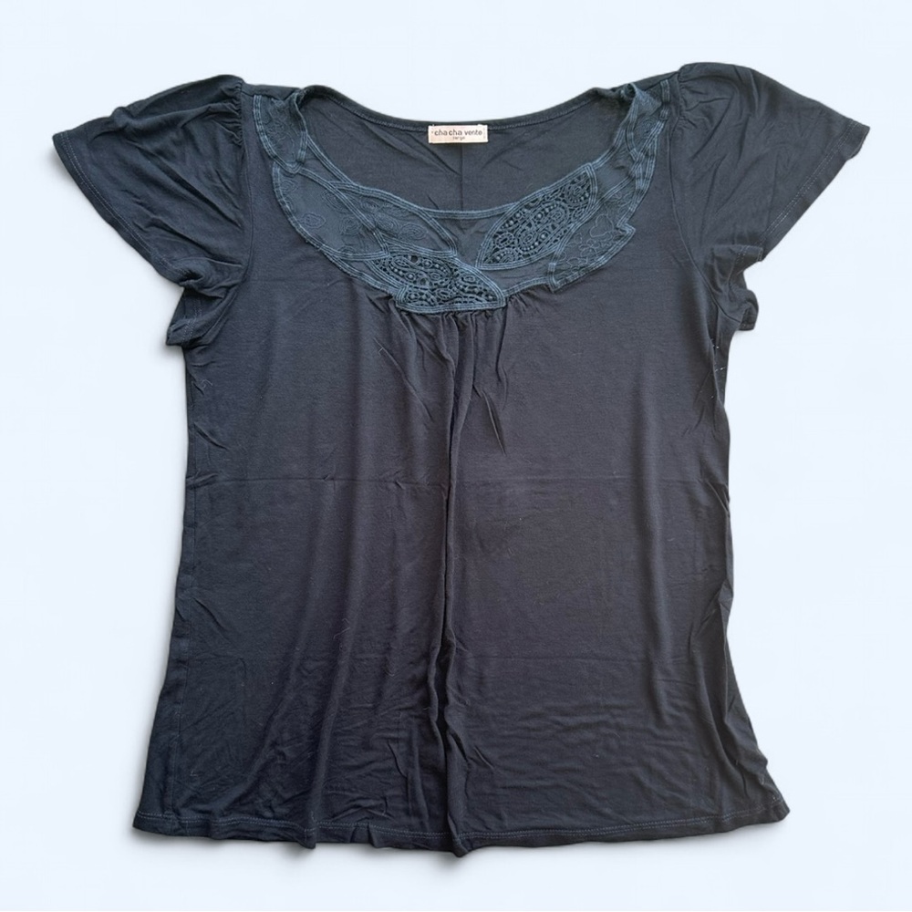 Cha Cha Vente Crochet Lace Detail Neckline Short Sleeve Top in Black Size Large